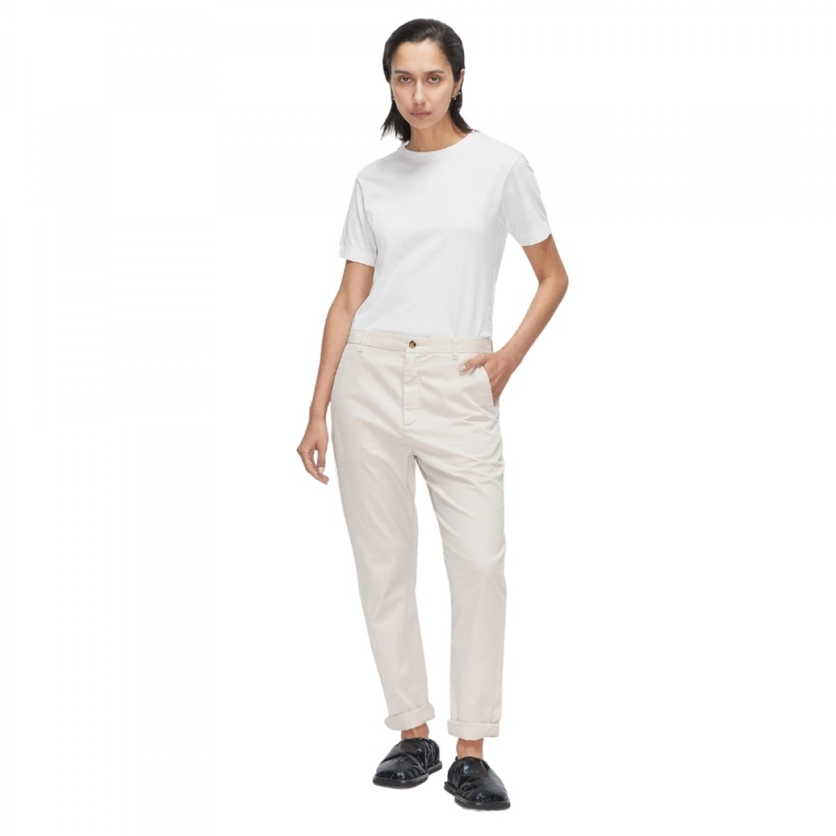 news edit trousers - light beige - model front