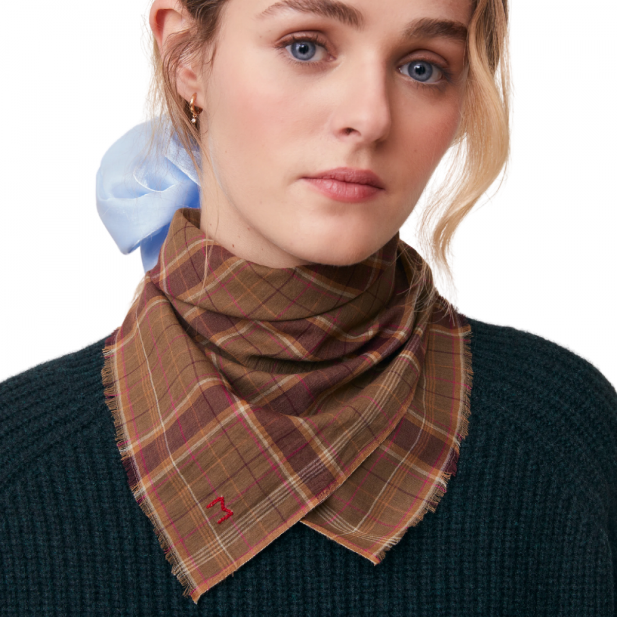 moismont scarf alpha no 844 mask - khaki - model front