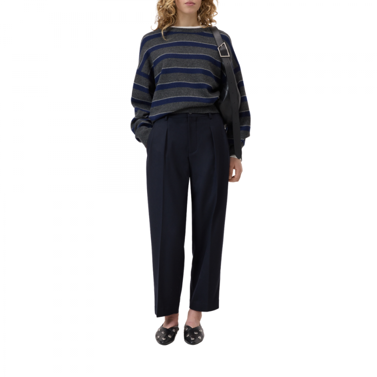 closed ruthy pant - dark night - model front