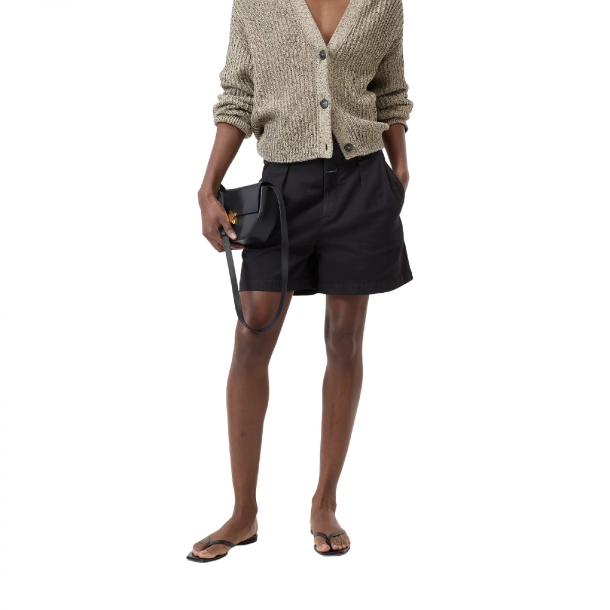 closed short revyl - black 