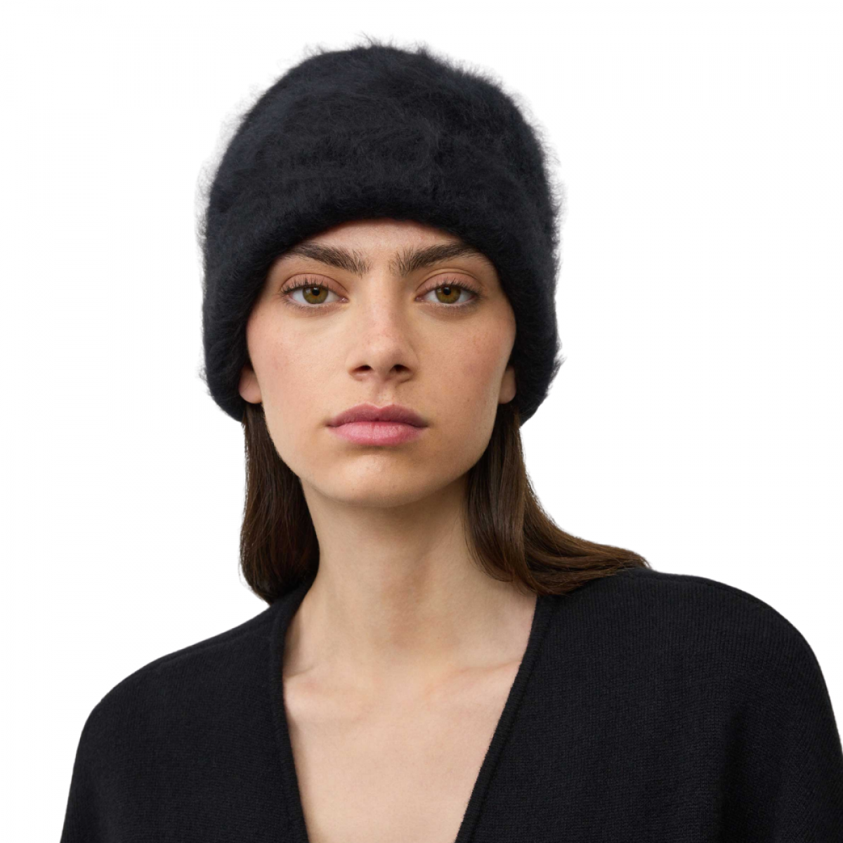 lisa yang brushed beanie - black - model front