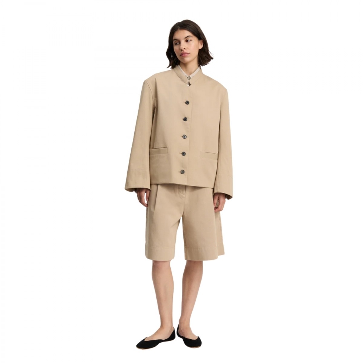 aiayu willy shorts - semolina - model look