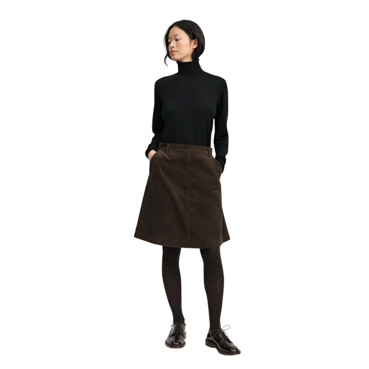 aiayu quinn sweater - black - model front
