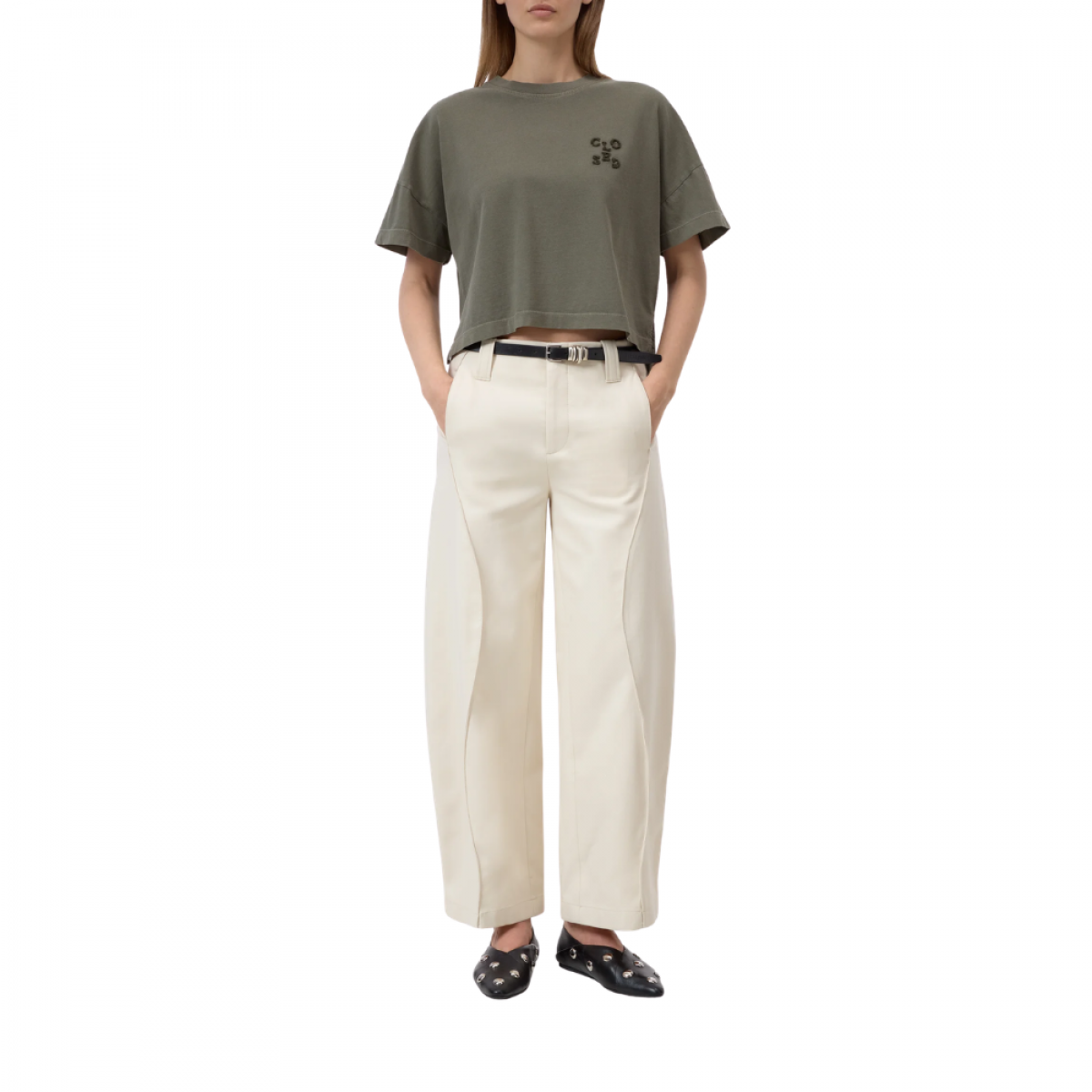 closed cropped t-shirt - cypress green - model front