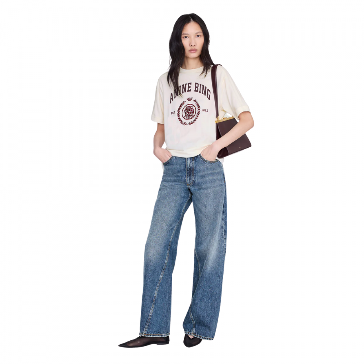 anine bing jaylin tee collegiate - cream - model look