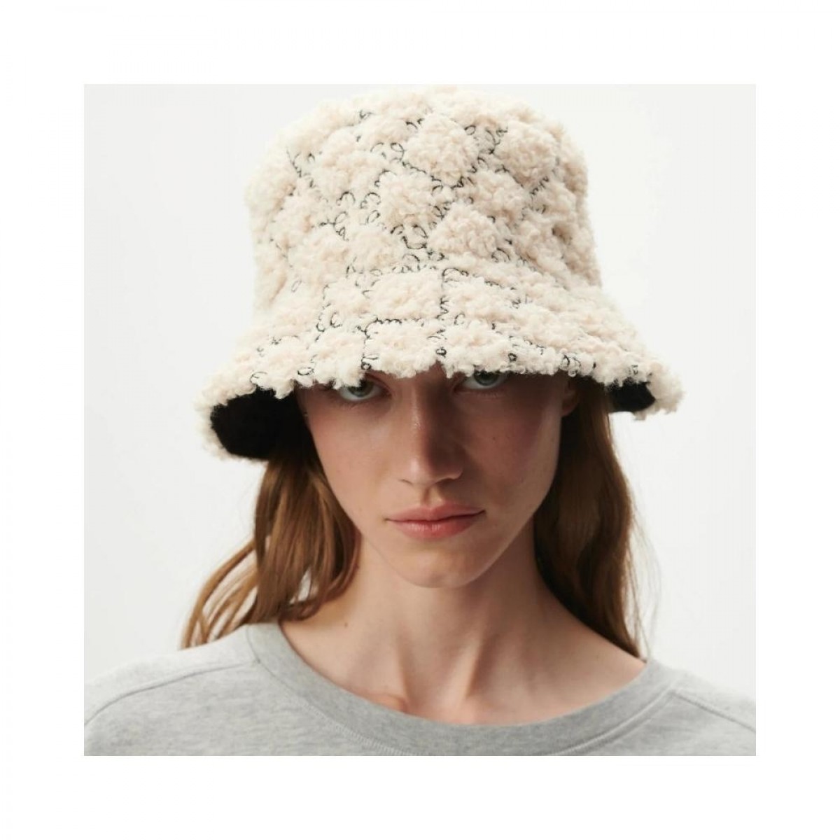 reversible bucket hat holly - mono lala shearling white - model hvid front