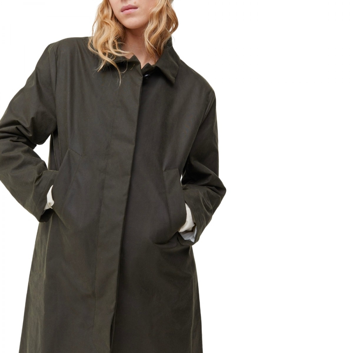noor coat oil - hunter - model front