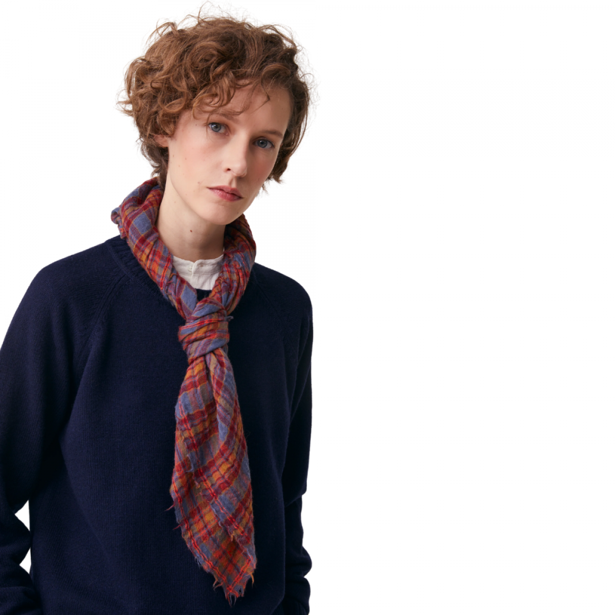 moismont scarf magda no 793 velvet - red - model look