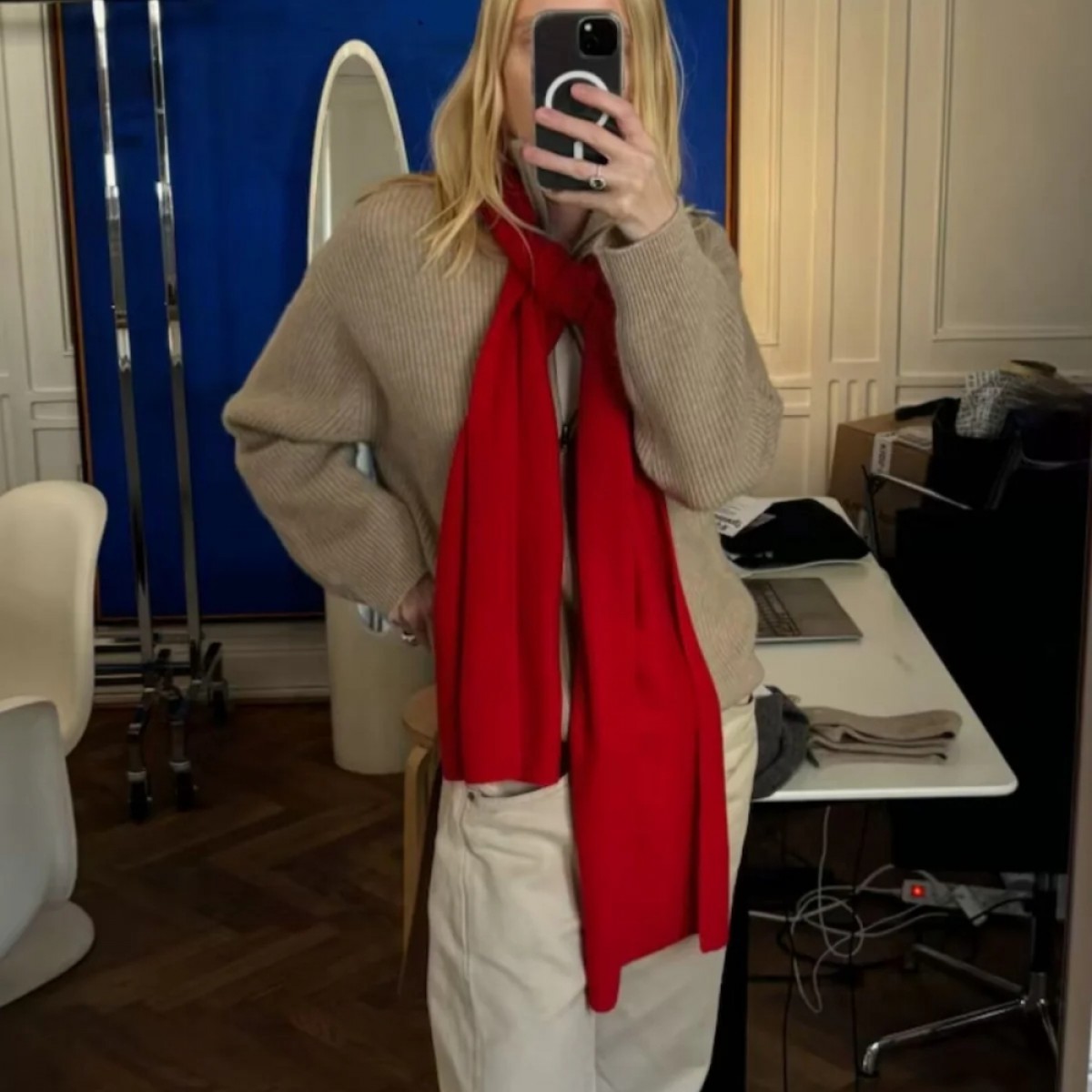 cashmere scarf - red - look