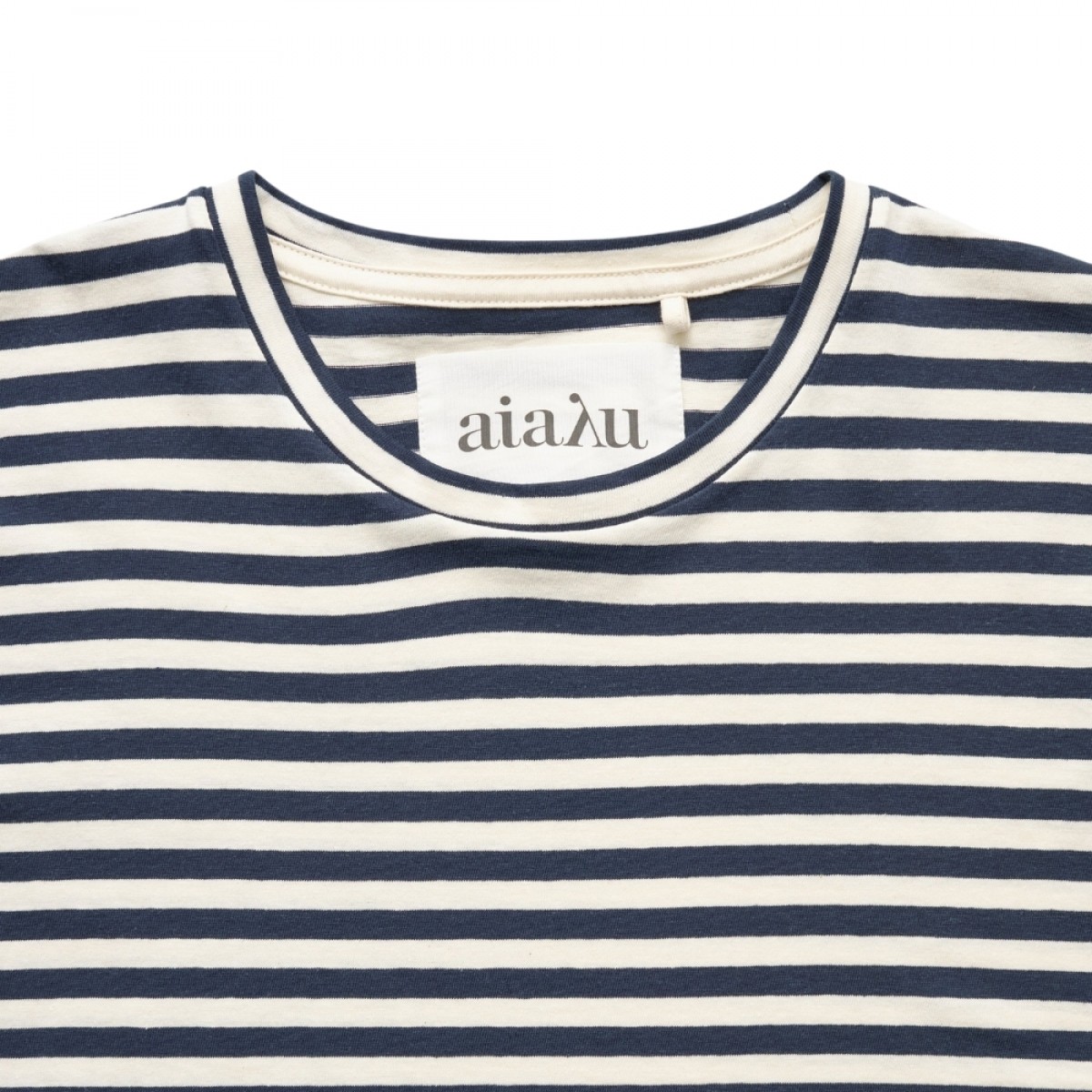 classic circular tee - mix night - hals