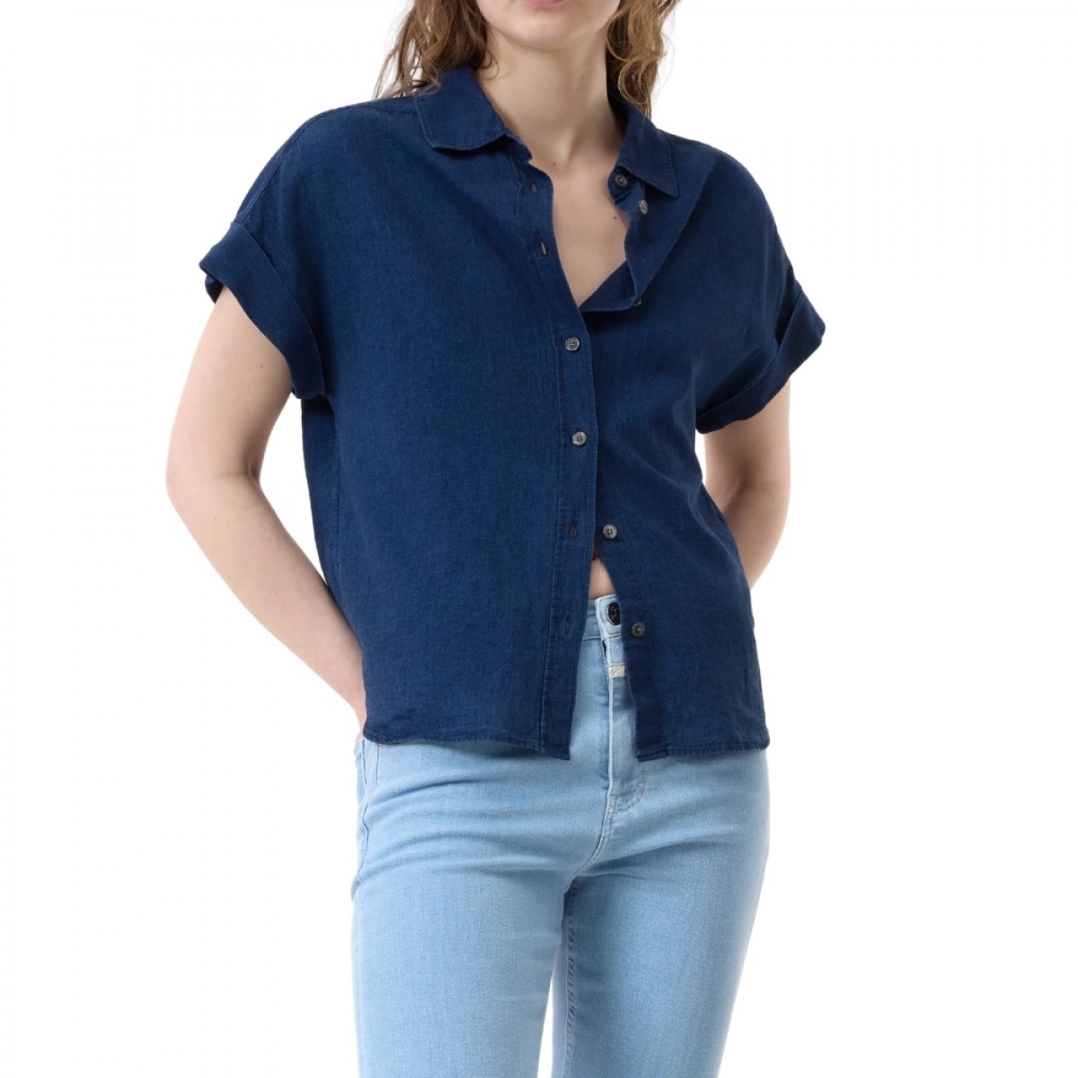 closed sleeveless shirt - dark blue - model front