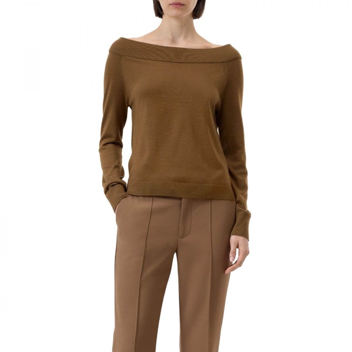 closed wide neck long sleeve - light mocha brown 