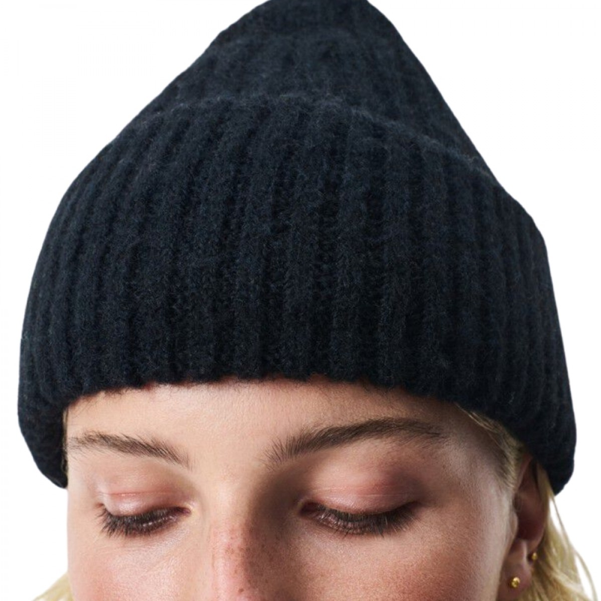  beanie east - black - look 1