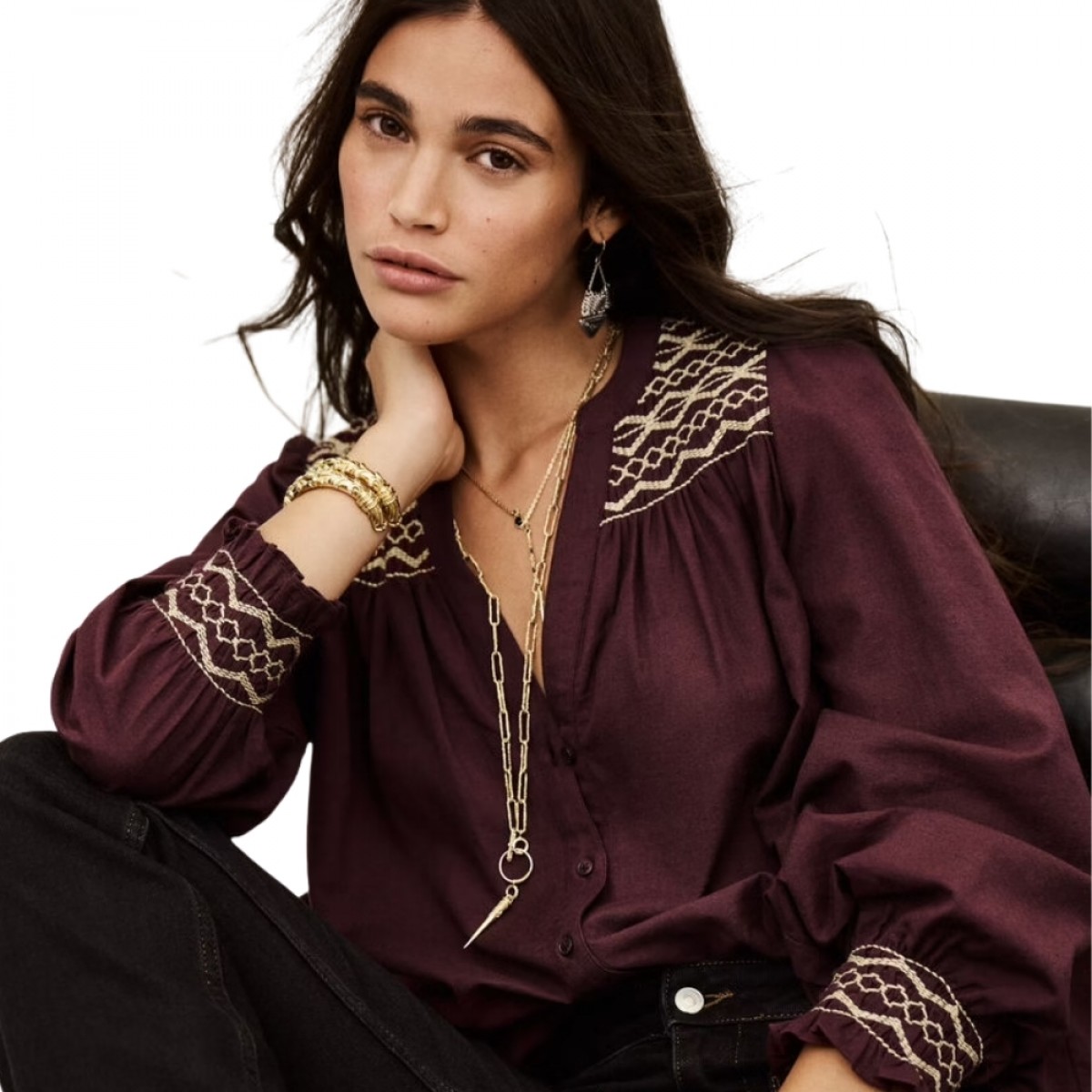 samantha smocked blouse - bordeaux - model look