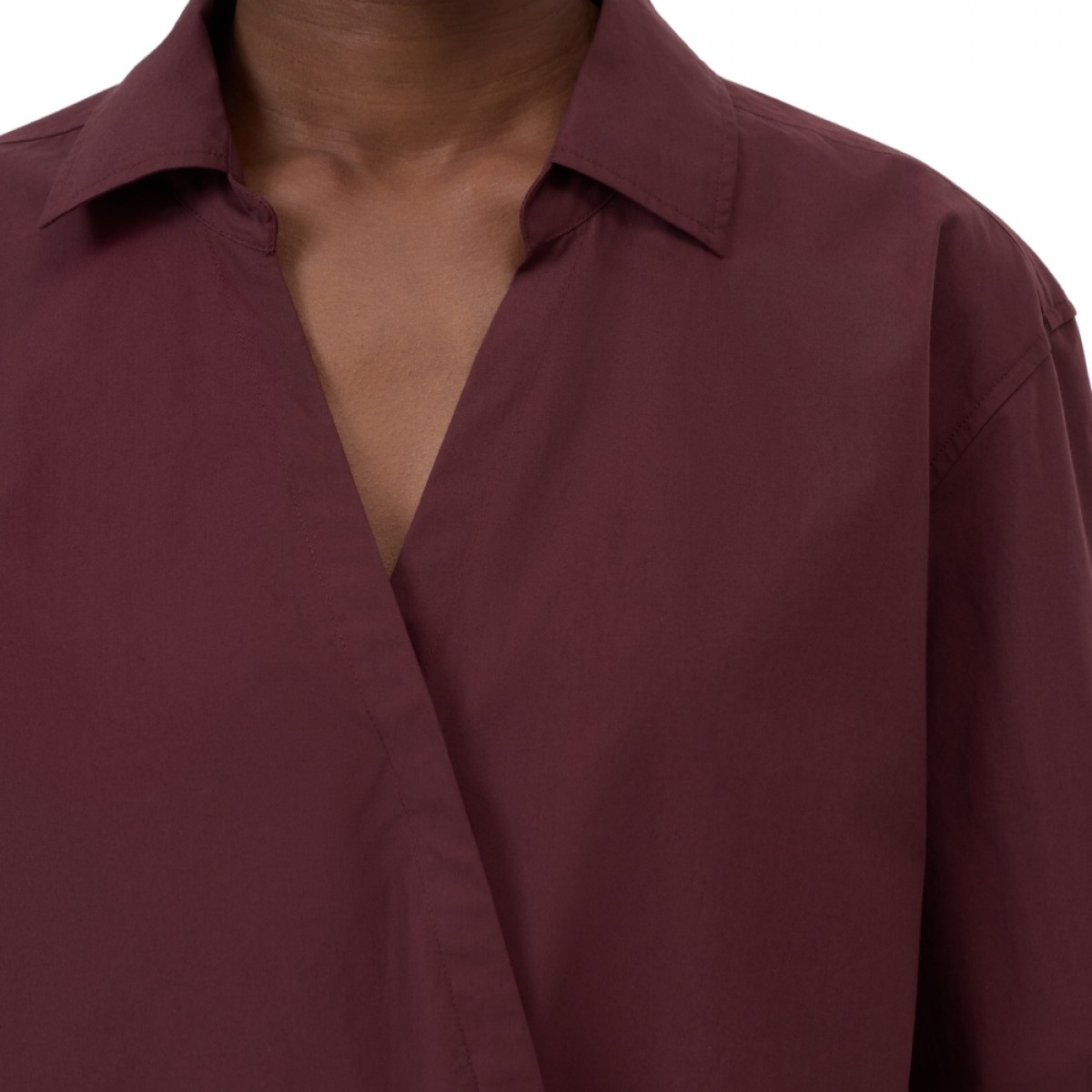 closed asymmetric shirt - dark raisin red - hals