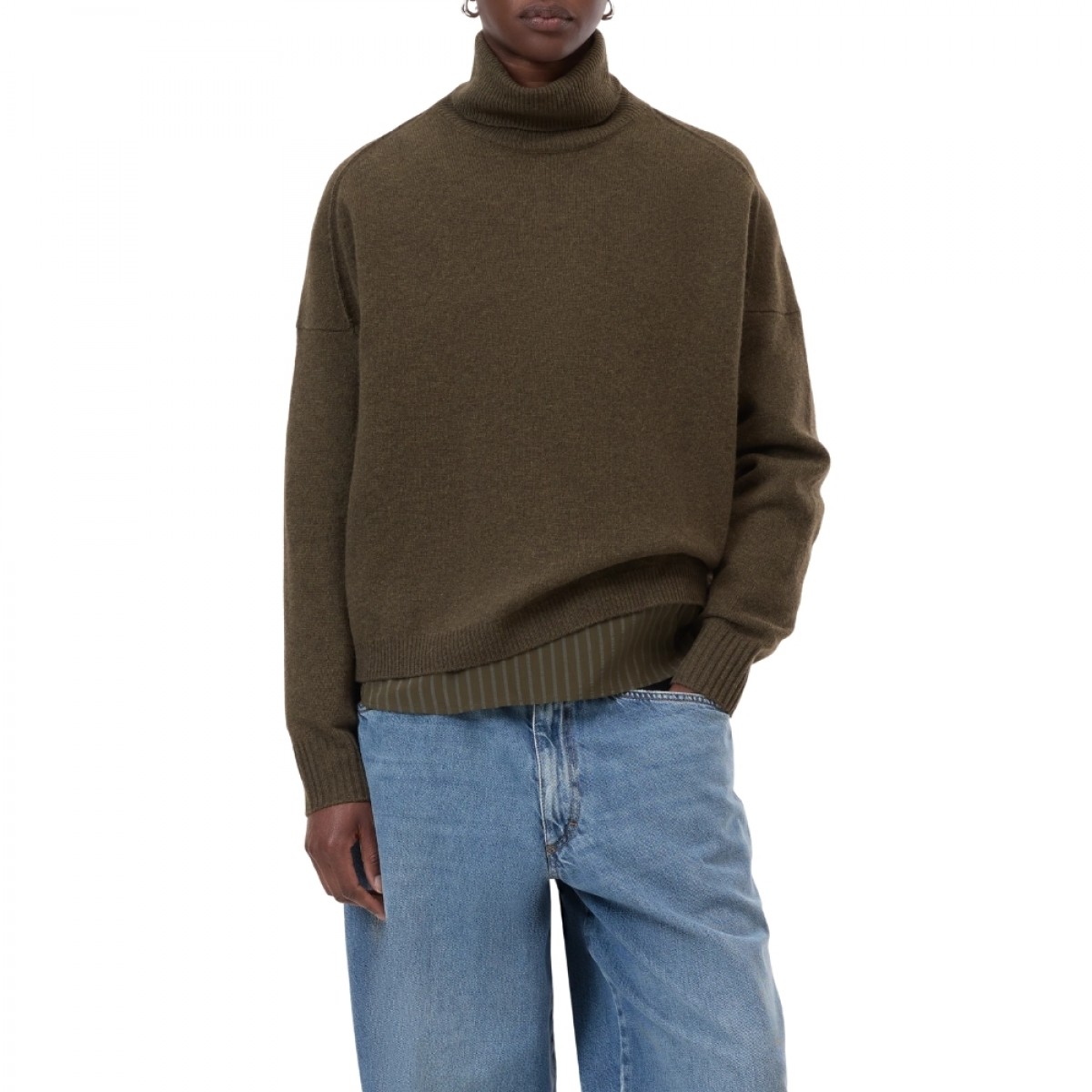 closed rolli longsleeve - marsh green - model front