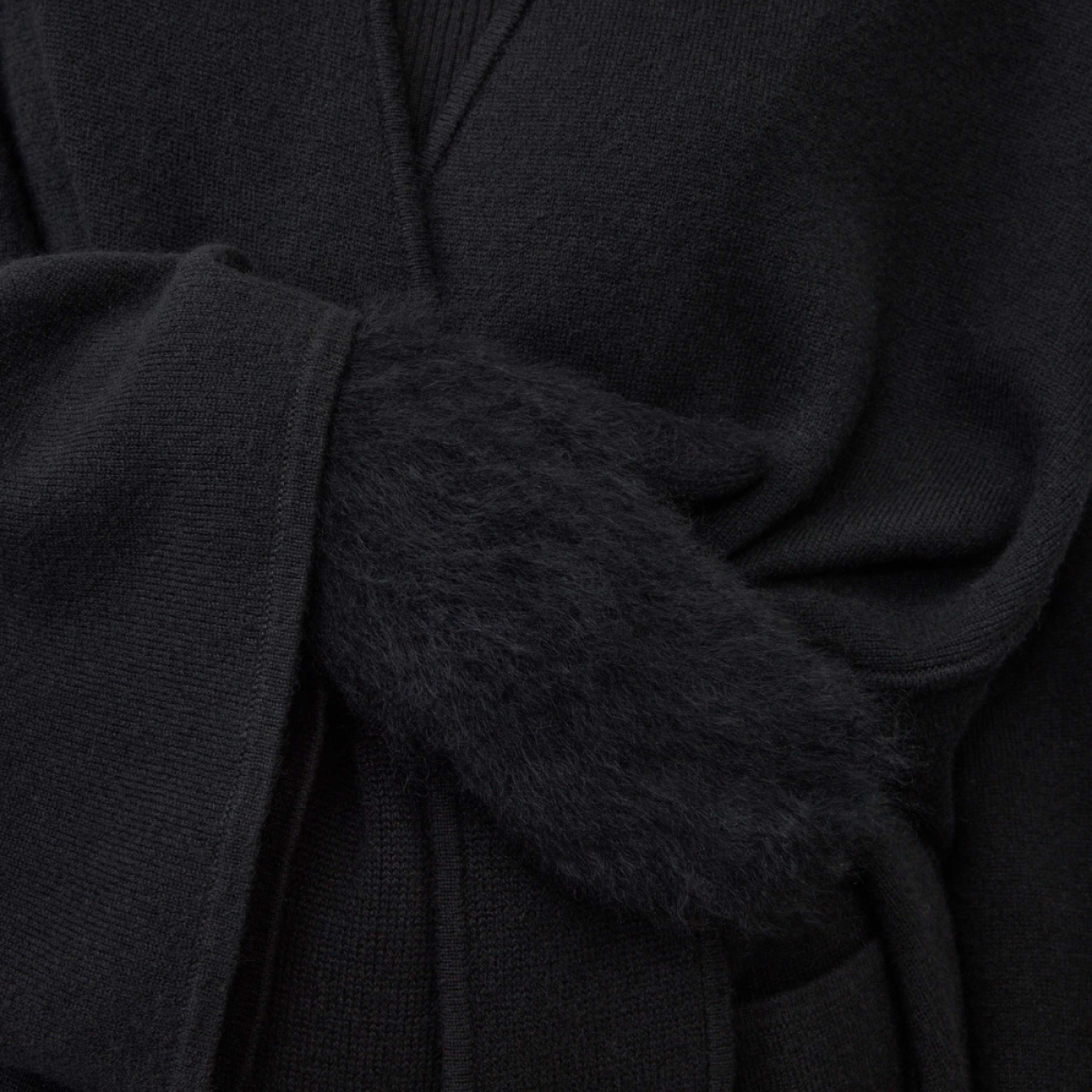 lisa yang brushed mittens - black - look
