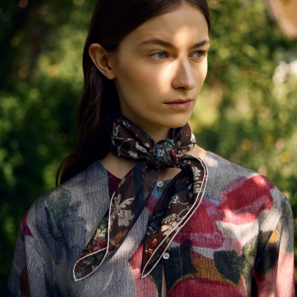 light small eliza scarf - brown - model look