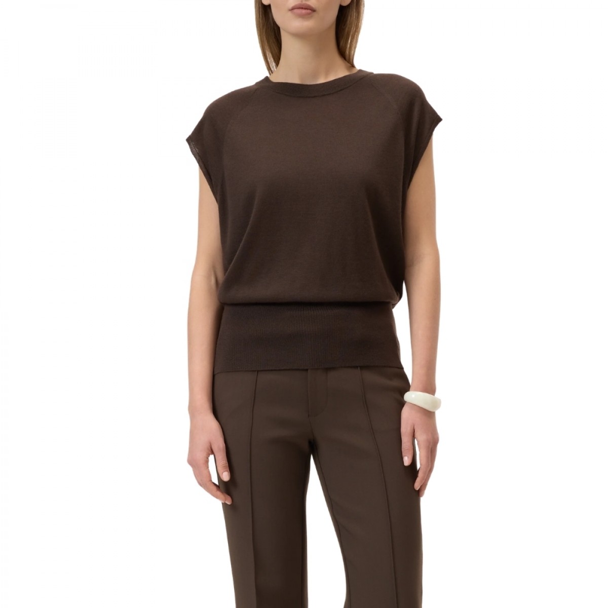 closed crew neck sleeveless - maple brown - look
