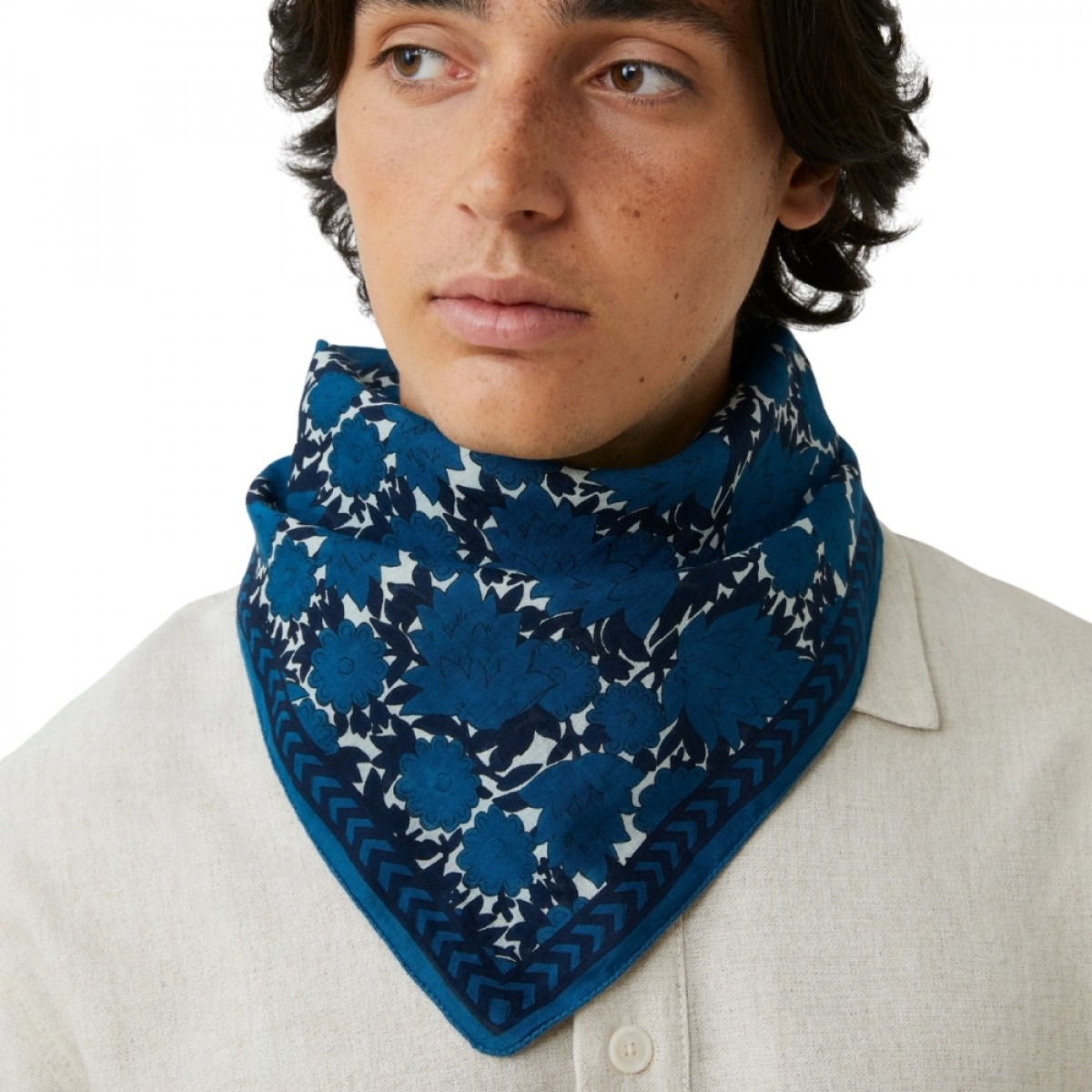 moismont ajmer no 791 scarf - indigo - look