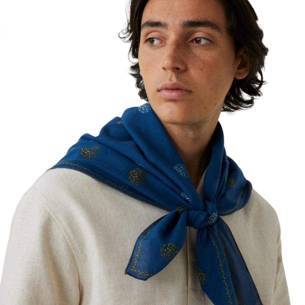 moismont pearl no 820 scarf - ink - front look