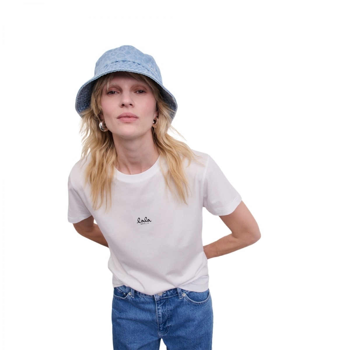 t-shirt lala cotton - white - model front