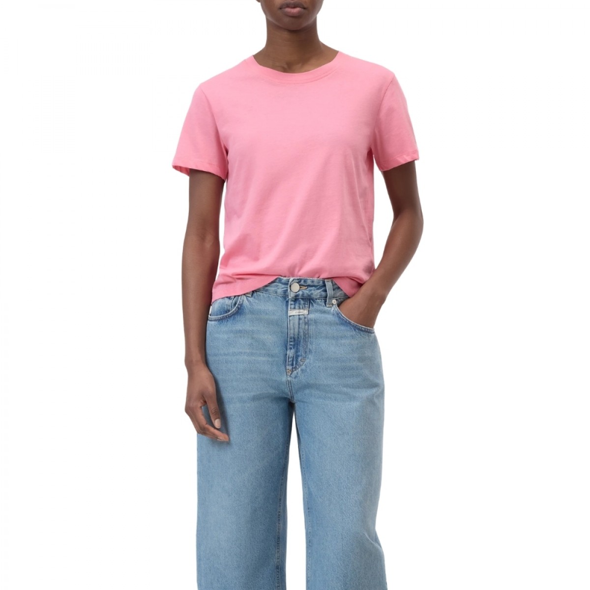 closed organic t-shirt - peony pink - model frot