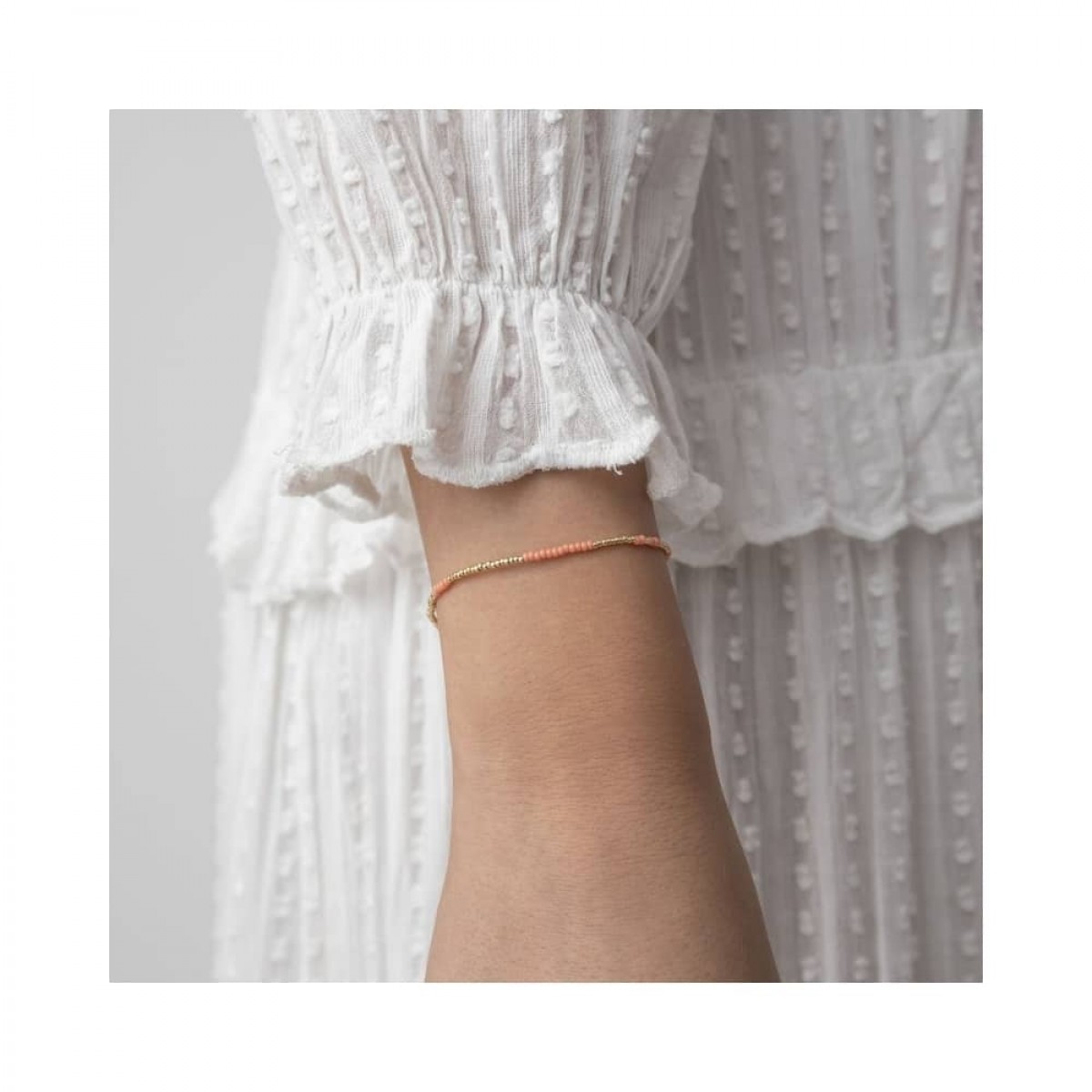 anni lu asym bracelet - soft rose - model fra siden 