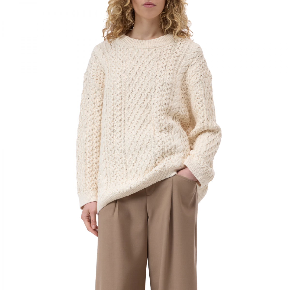 closed crew neck long sleeve - whipped cream 