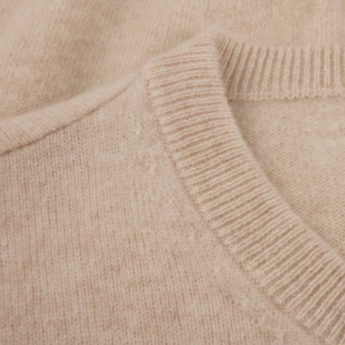 judith cashmere cardigan - beige - hals