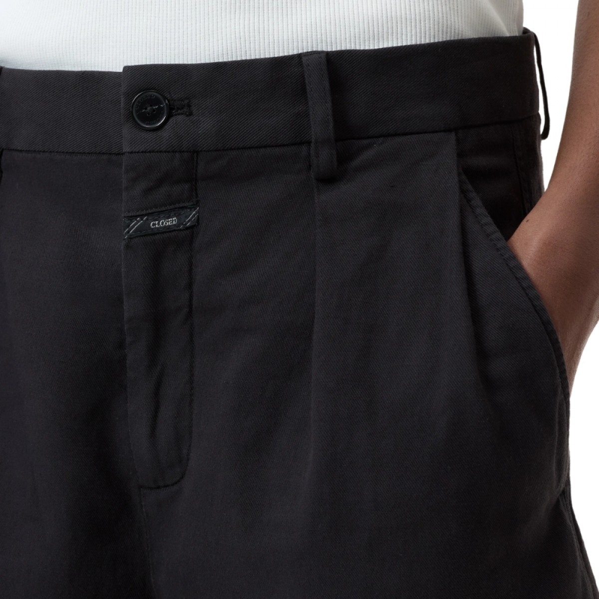 closed short revyl - black - lommer