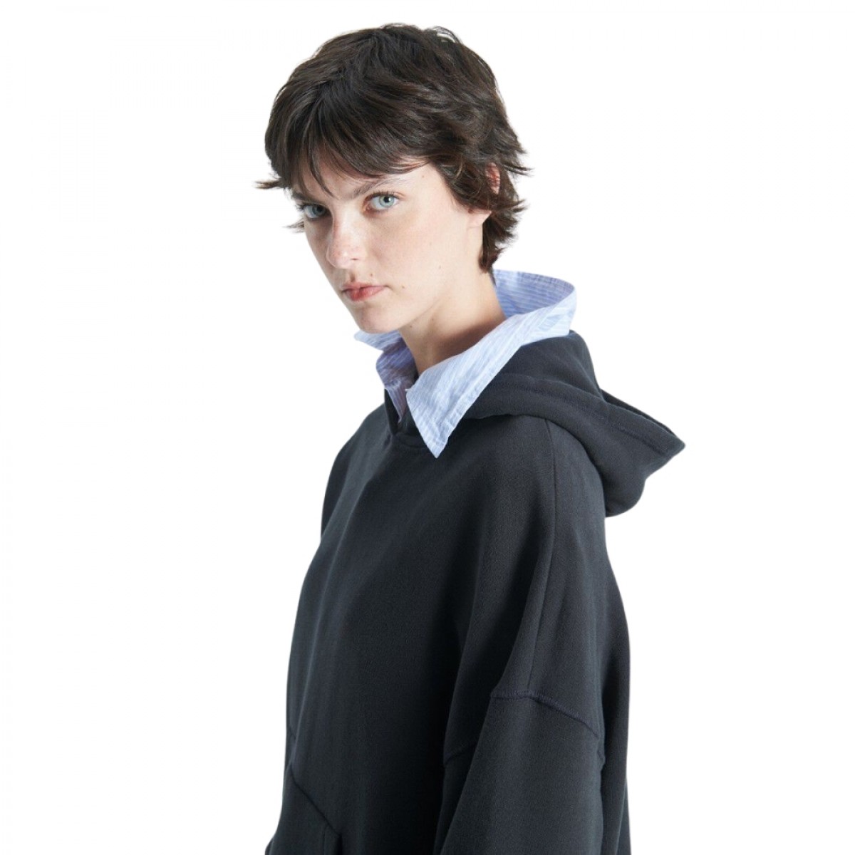women's hoodie atubay - darkness - model fra siden 