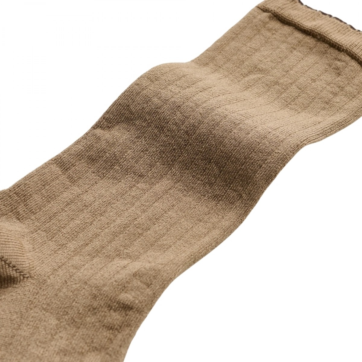 aiayu silk rib socks - golden light - look
