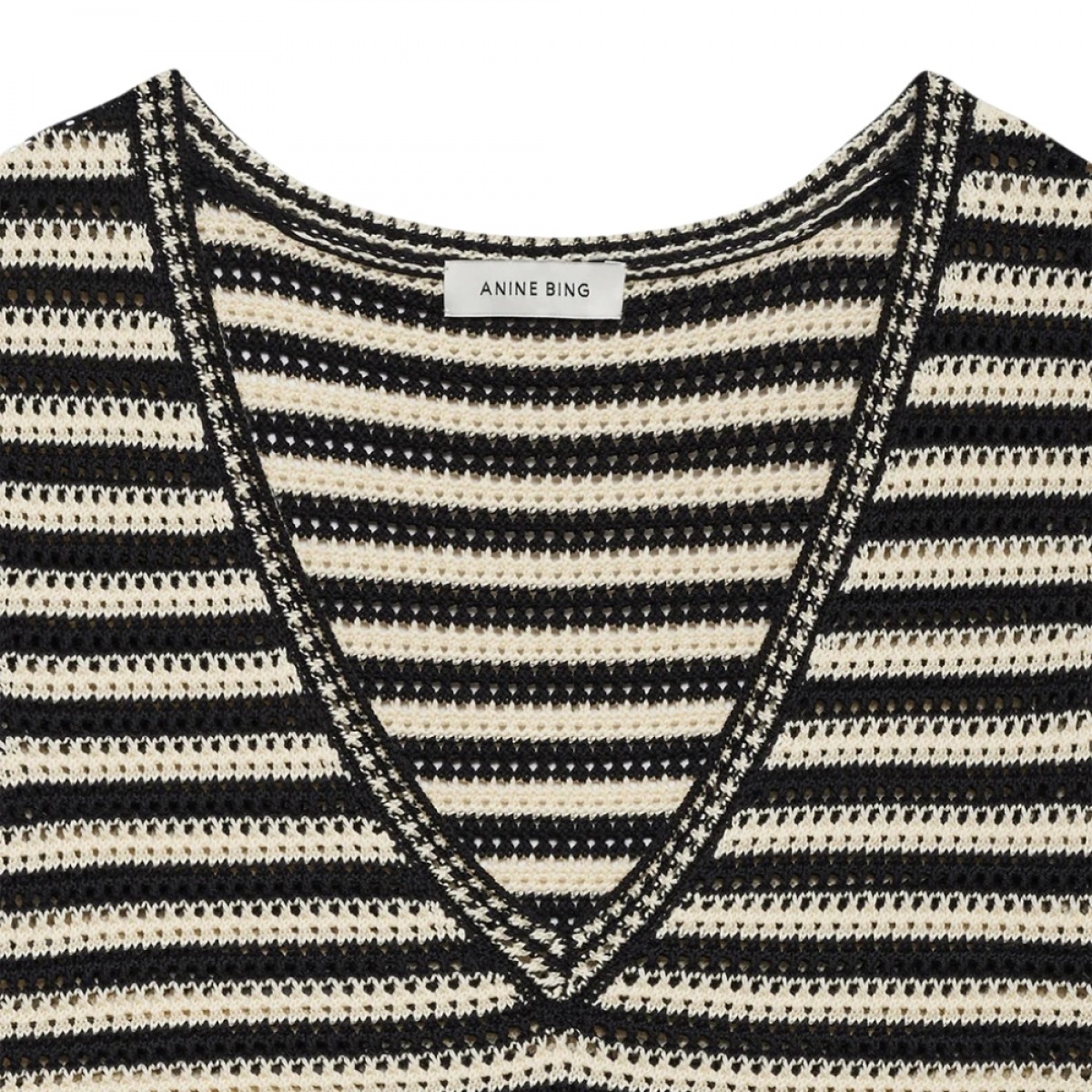 anine bing lowen sweater - black and ivory - hals 