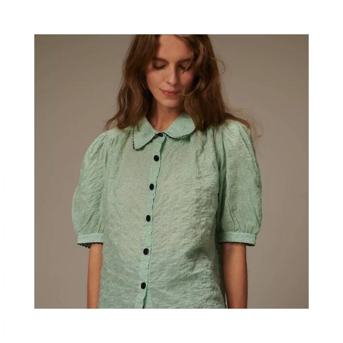 cristall short sleeve shirt - green - model front