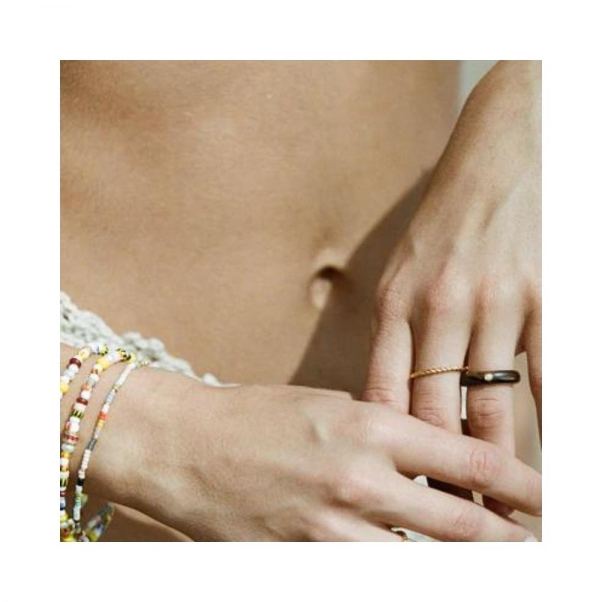 anni lu twisted ring - gold - model front