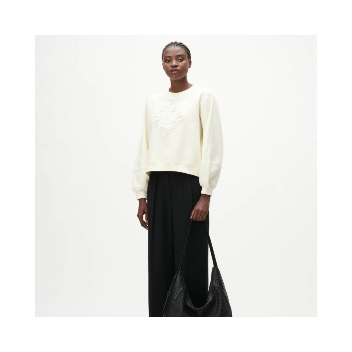 sweatshirt ipali - whisper white - model front