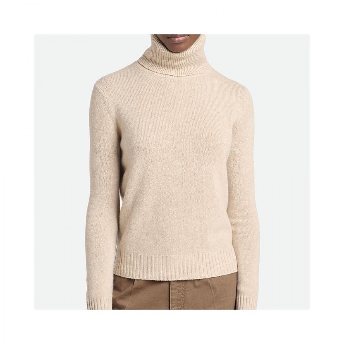 virgil knit - beige - model front