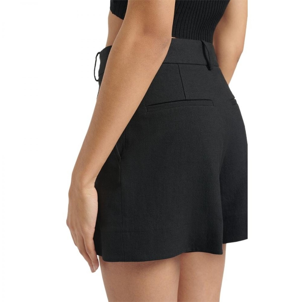 nixia shorts - black - model bagfra 