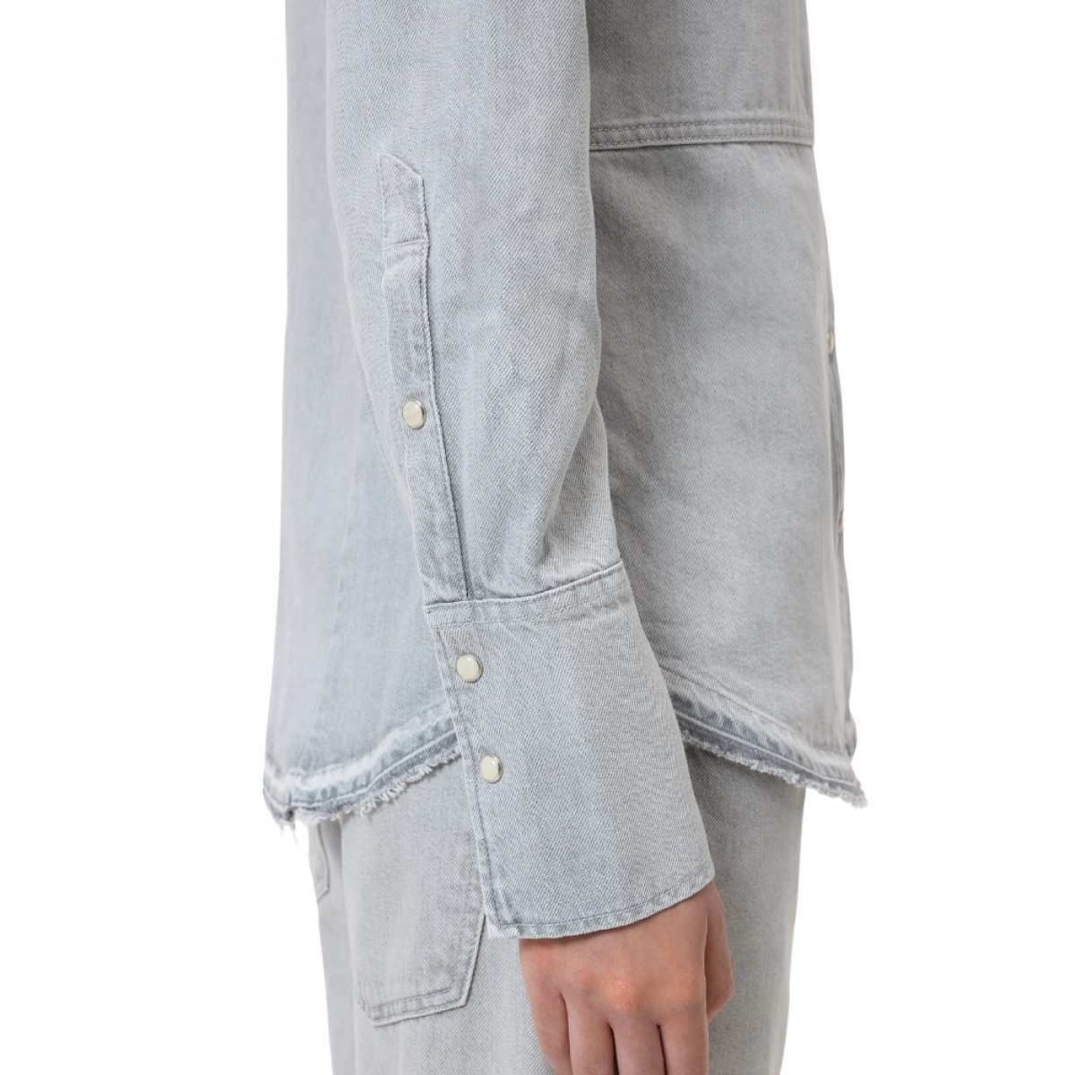closed fitted utility shirt - light grey - fra siden