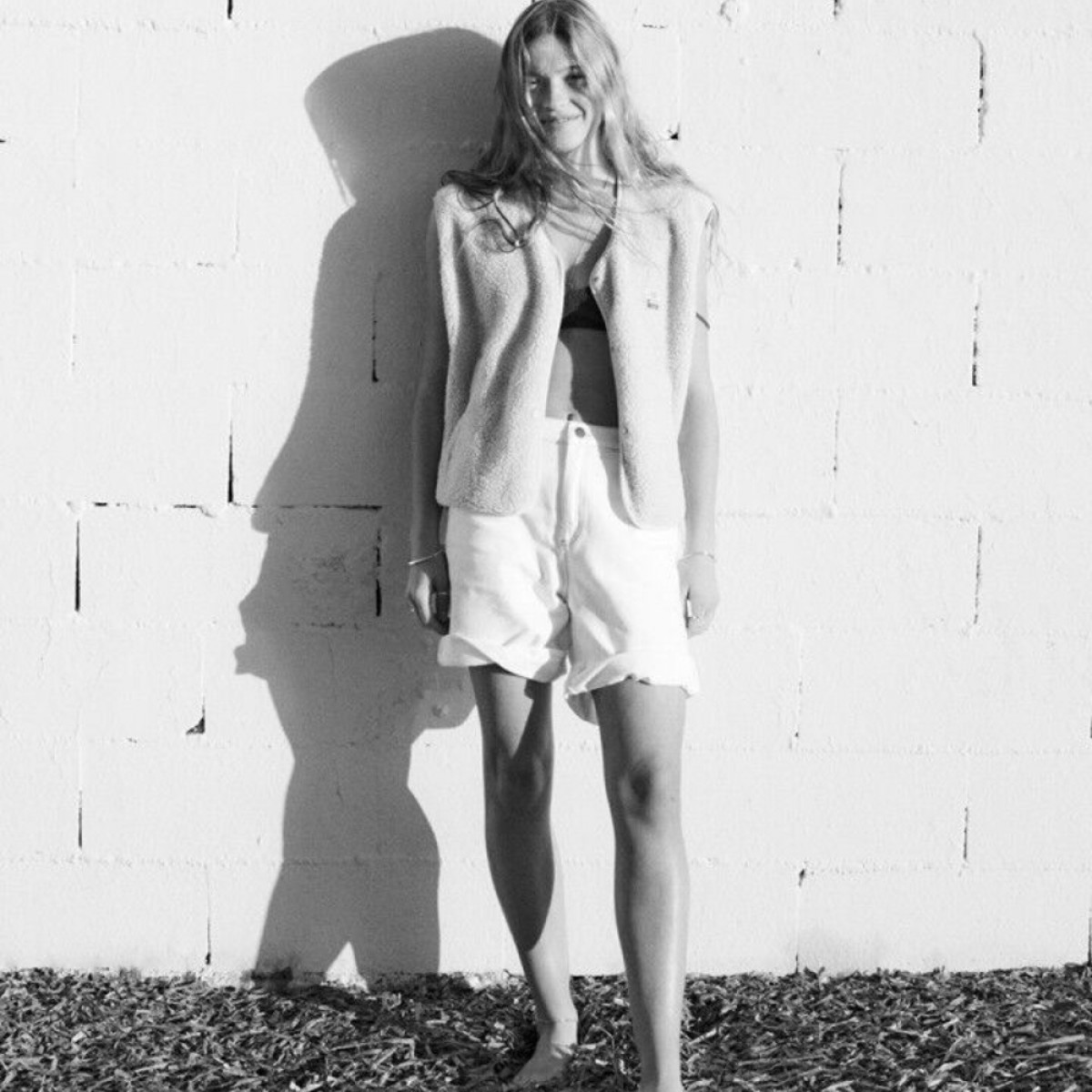 women's shorts jozastreet - off white - model front