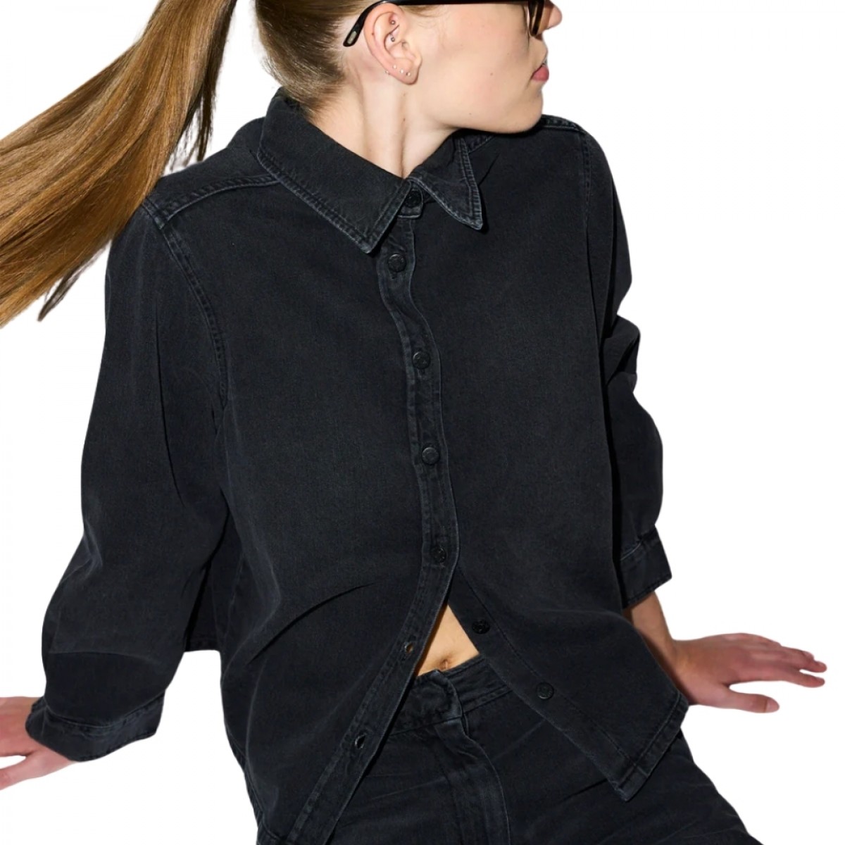 trw ellen denim shirt wash milano black - black - look