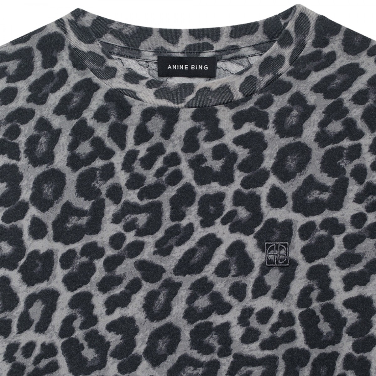 anine bing cohen tee - grey leopard - hals