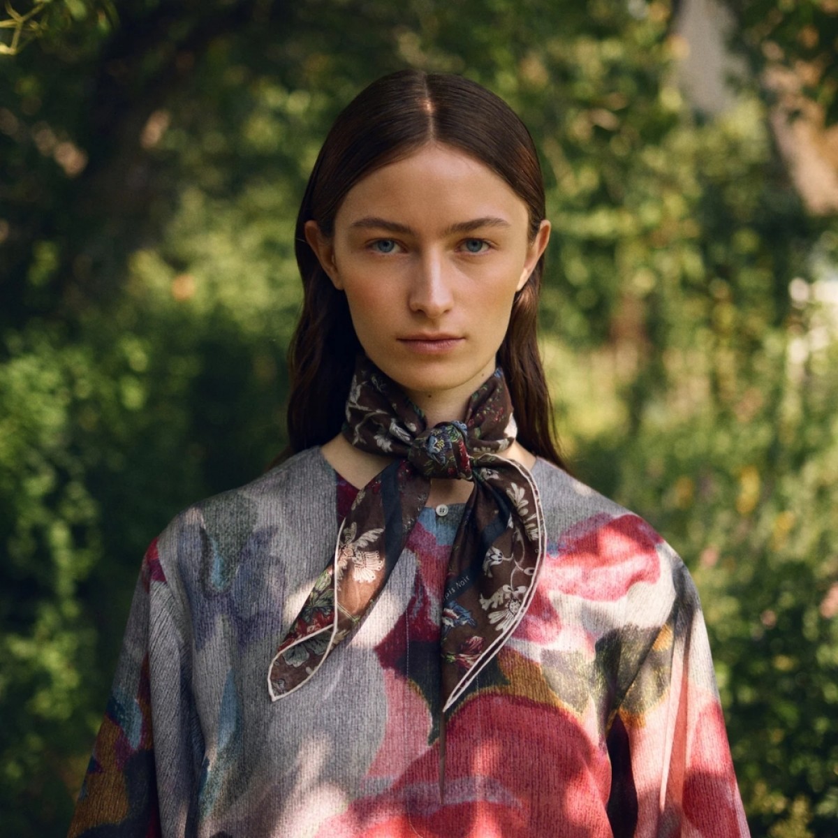 light small eliza scarf - brown - model front