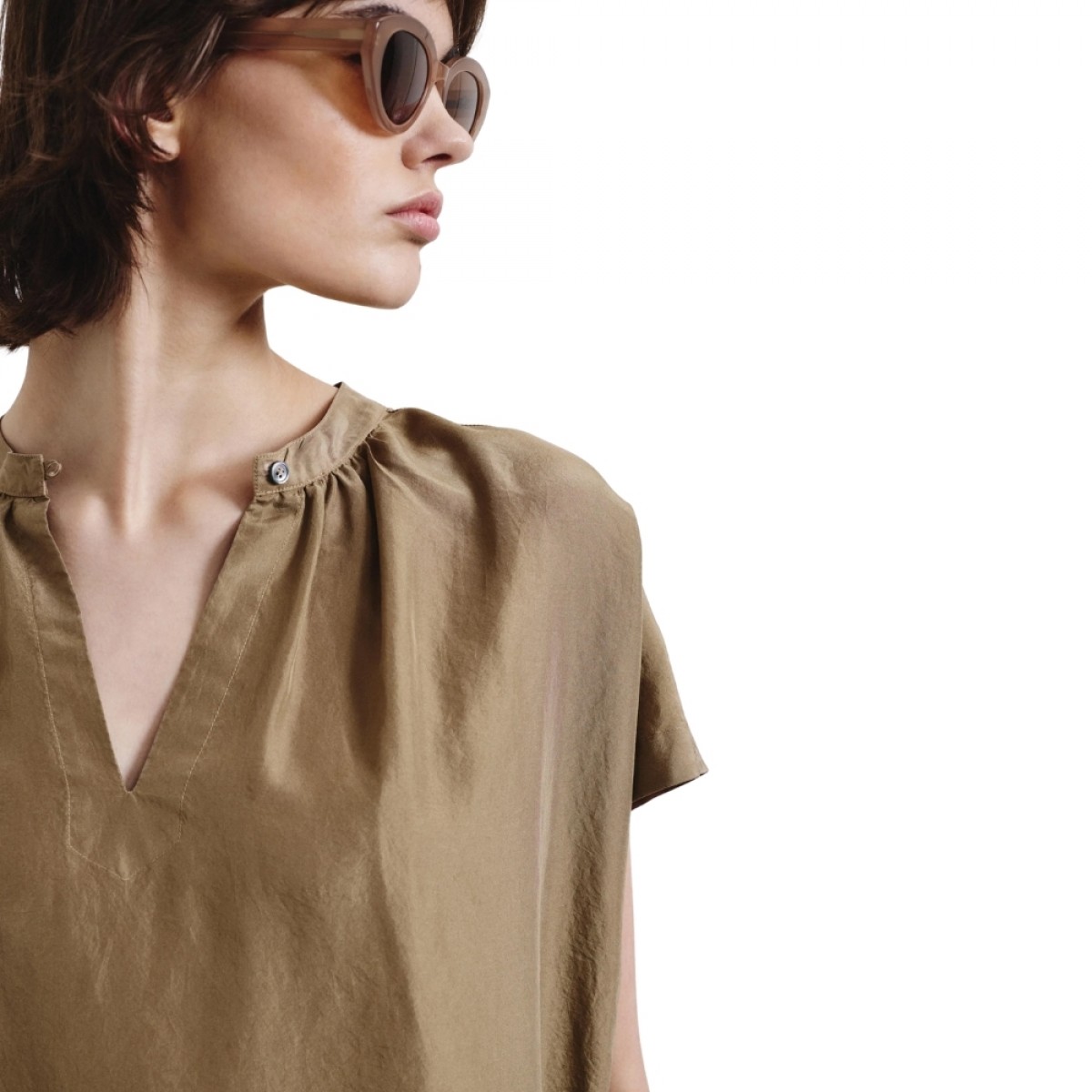 pomandére habutai top - dove grey - hals 