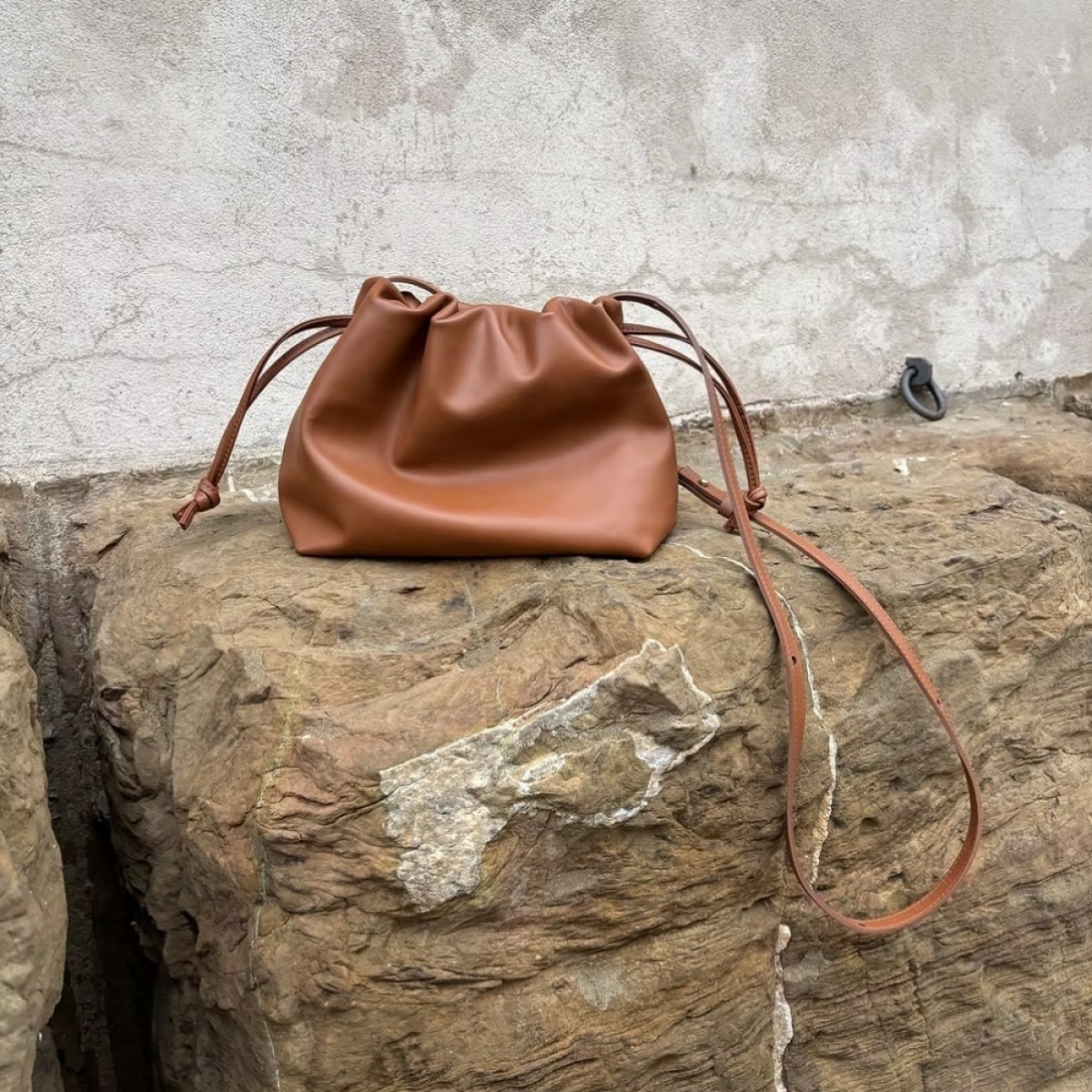 eva bag medium - cognac - front look