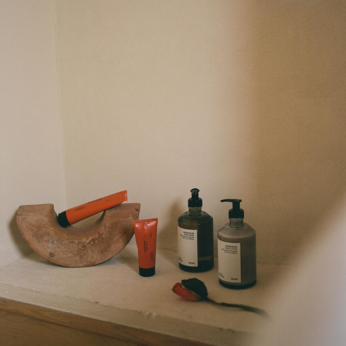 frama hand lotion - herbarium - look 3