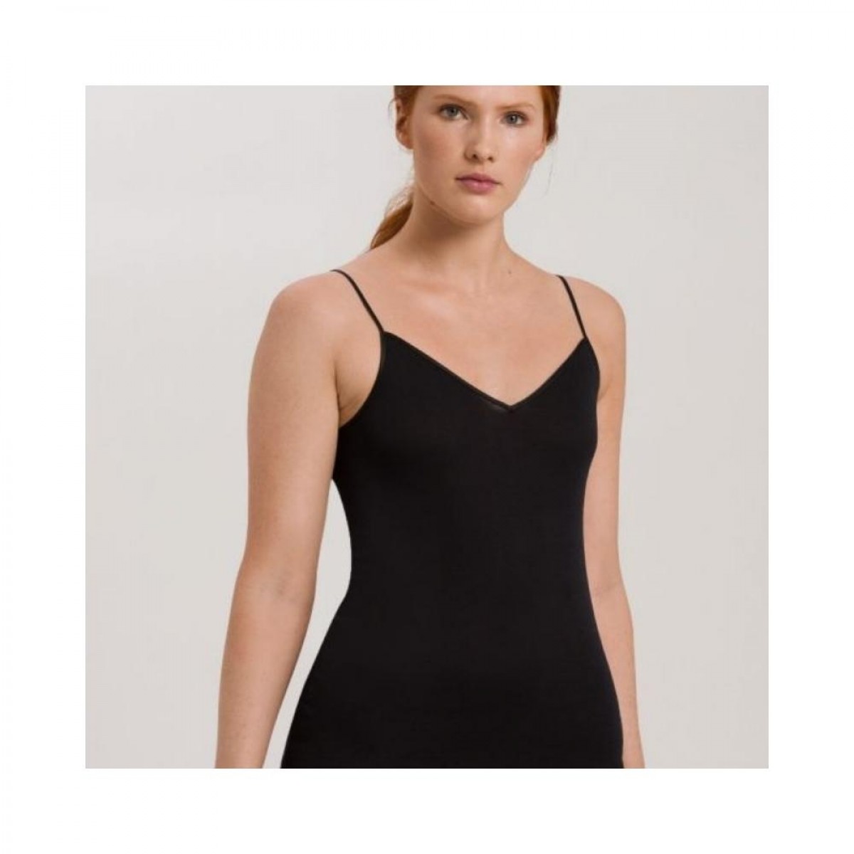 cotton seamless top - black - model front