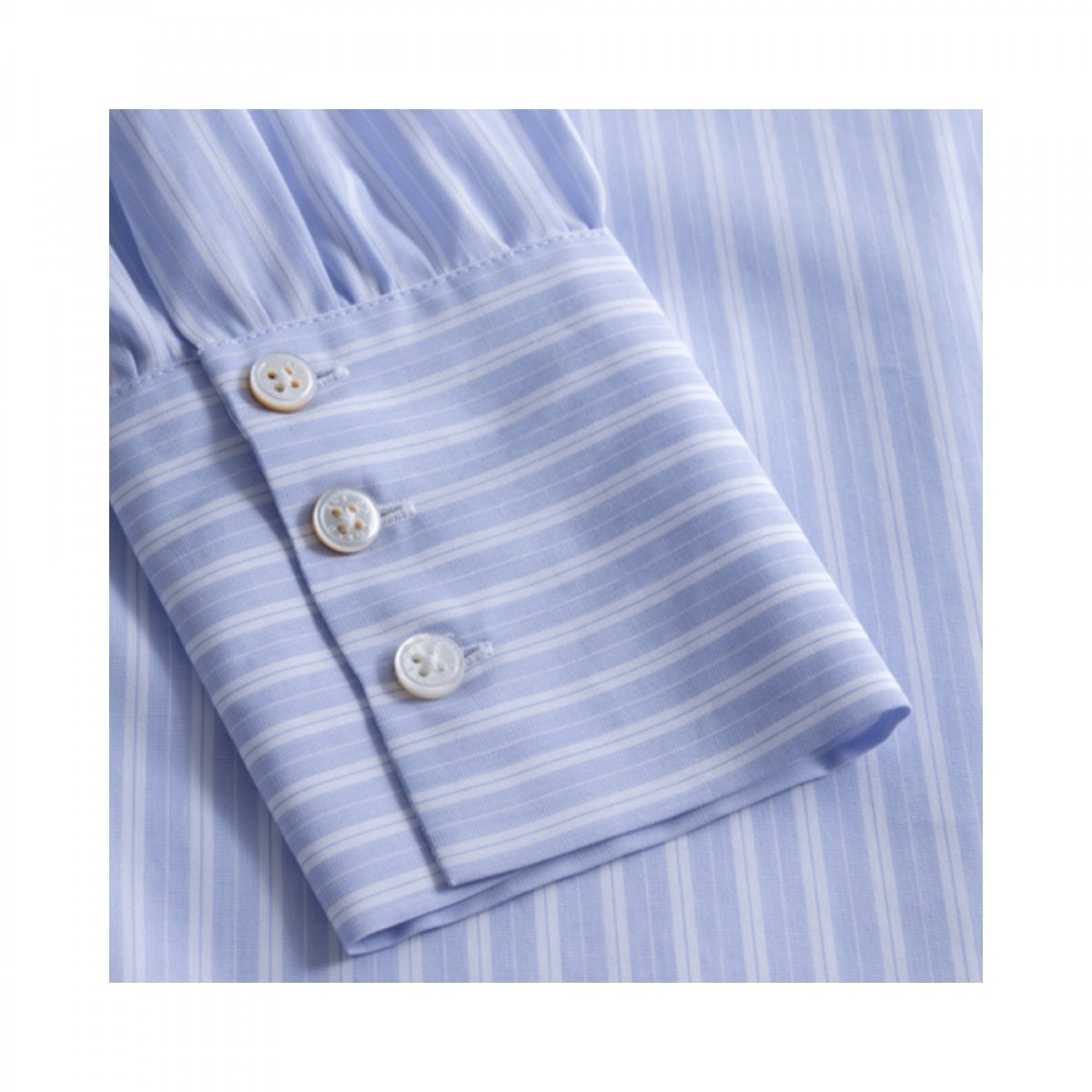 sabine shirt - light blue stripe - ærme 