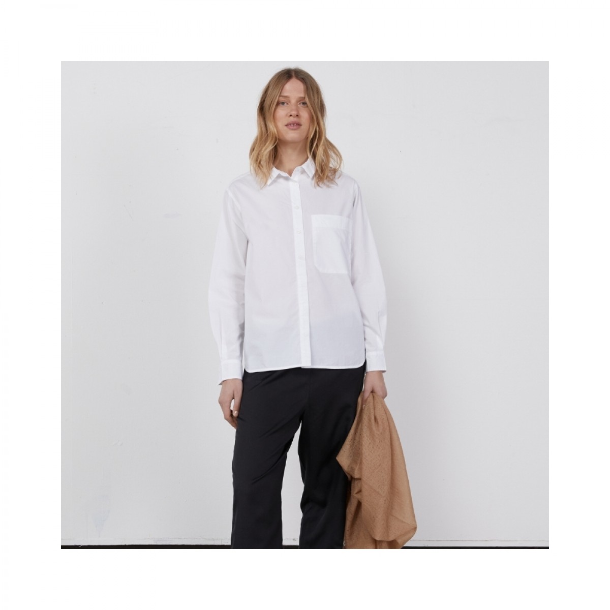 lynette shirt - white - model front